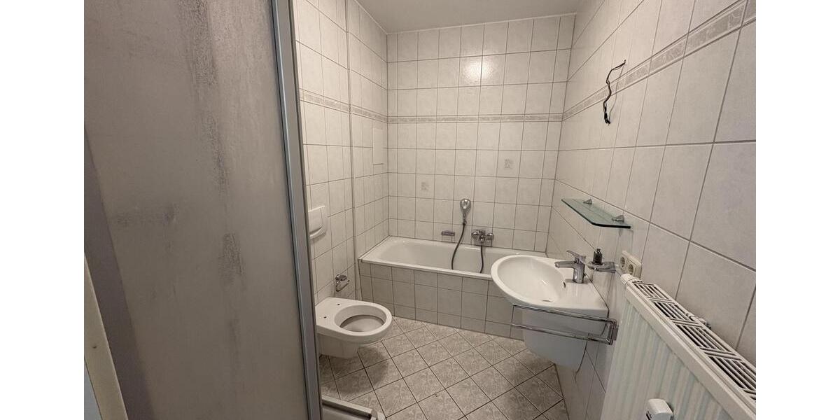 Erdgeschoßwohnung Zwickau - 3 Zimmer, 65 m&sup2;, 400&euro; | Angebot:26453305