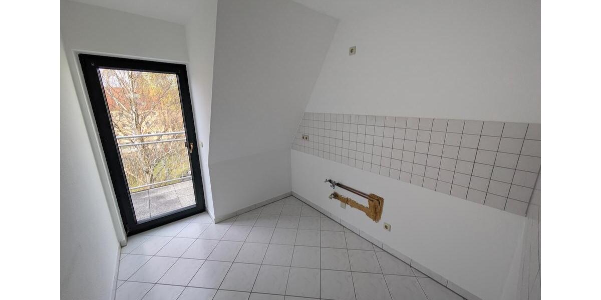 Dachgeschoßwohnung Zwickau Zwickau-West - 2 Zimmer, 48 m&sup2;, 360&euro; | Angebot:26681004
