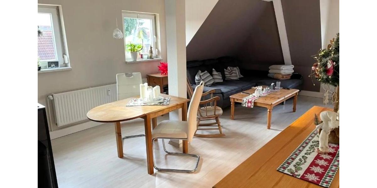 Etagenwohnung Meerane - 2.5 Zimmer, 66 m&sup2;, 390&euro; | Angebot:25145913