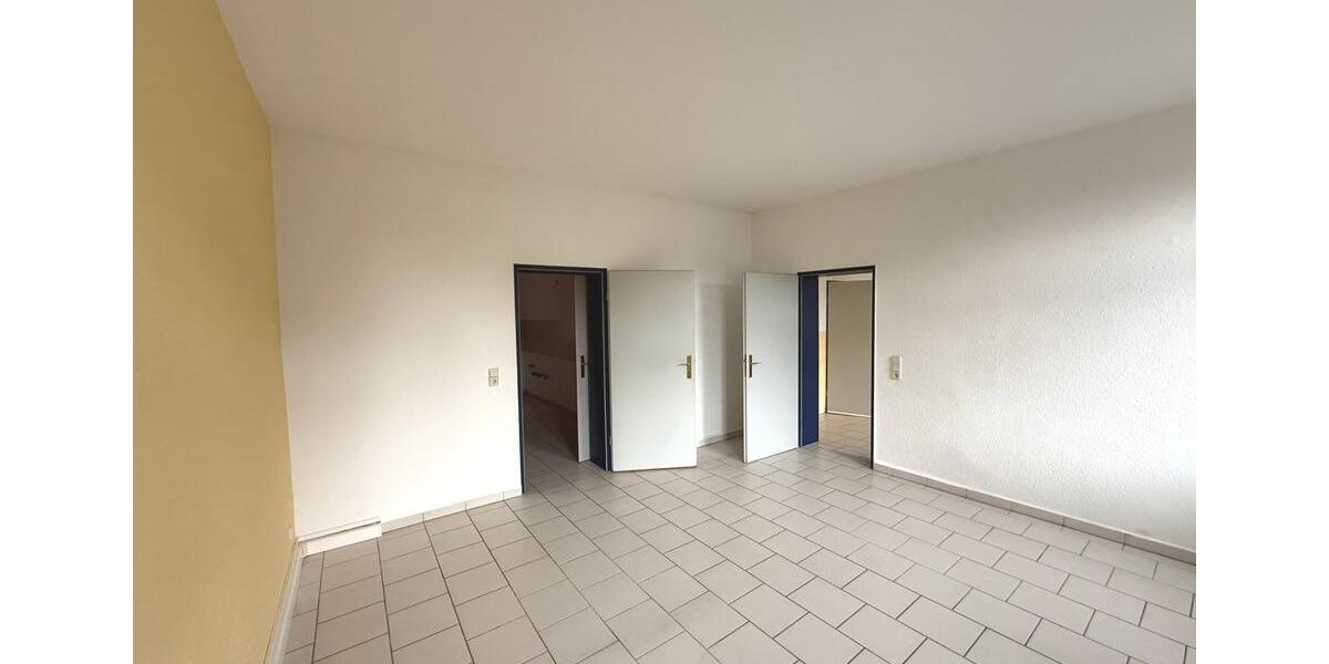 Erdgeschoßwohnung Reichenbach im Vogtland - 2 Zimmer, 70 m&sup2;, 350&euro; | Angebot:21558276