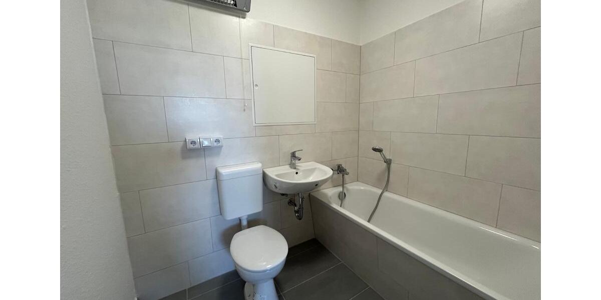 Etagenwohnung Zwickau Neuplanitz - 4 Zimmer, 71 m&sup2;, 385&euro; | Angebot:22043036