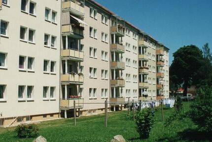 Wohnung Reichenbach im Vogtland - 3 Zimmer, 60 m&sup2;, 300&euro; | Angebot:26008290