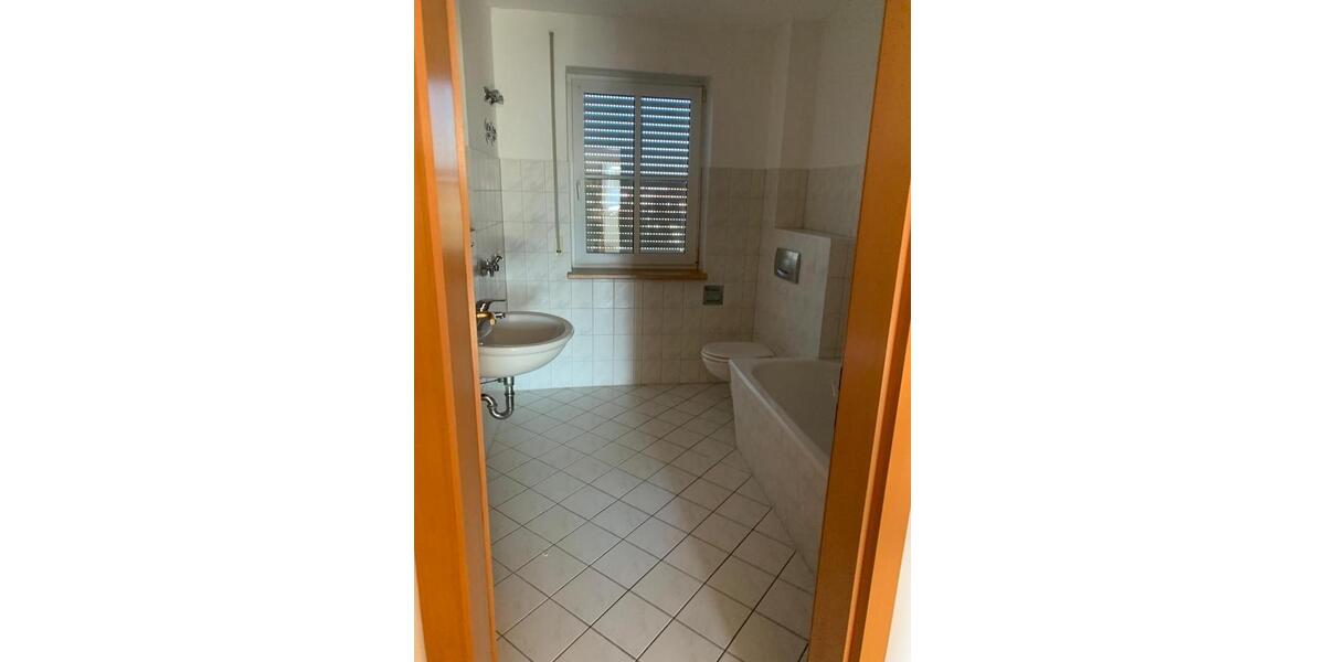 Etagenwohnung Schmölln - 2 Zimmer, 55 m&sup2;, 480&euro; | Angebot:25978976