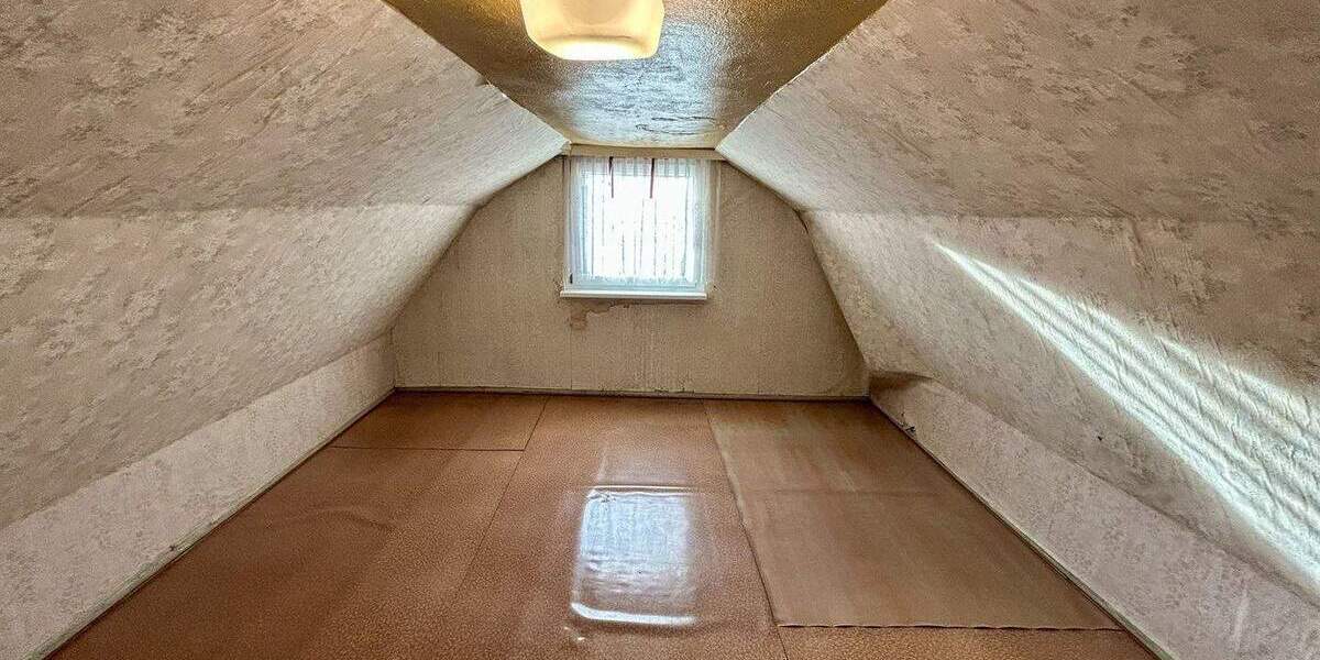 Einfamilienhaus Treuen - 7 Zimmer, 95 m&sup2;, 29.000&euro; | Angebot:25686179