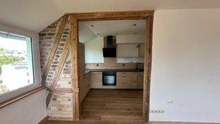 Dachgeschoßwohnung Ellefeld - 4 Zimmer, 95 m&sup2;, 665&euro; | Angebot:26682530