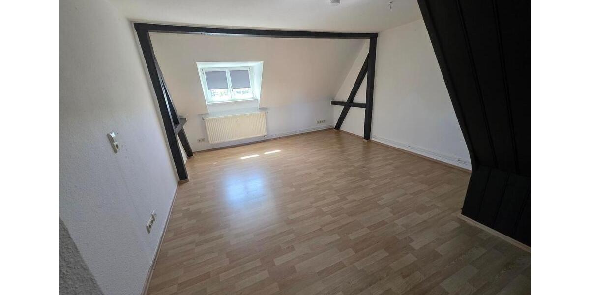 Etagenwohnung Glauchau - 3 Zimmer, 65 m&sup2;, 388&euro; | Angebot:26635756