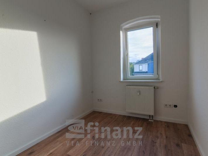 Dachgeschoßwohnung Hohenstein-Ernstthal Ernstthal - 4 Zimmer, 71 m&sup2;, 393&euro; | Angebot:23115353