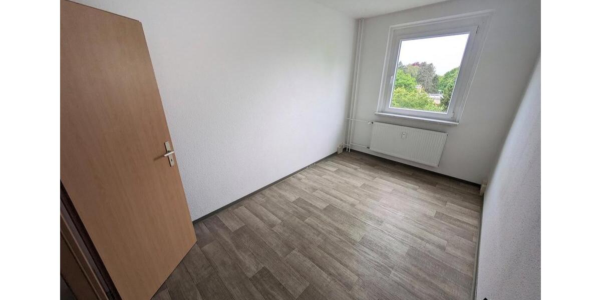 Etagenwohnung Limbach-Oberfrohna Oberfrohna - 3 Zimmer, 69 m&sup2;, 370&euro; | Angebot:25945690