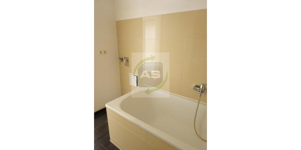 Dachgeschoßwohnung Zwickau Zwickau-Nord - 3 Zimmer, 71 m&sup2;, 365&euro; | Angebot:22591343