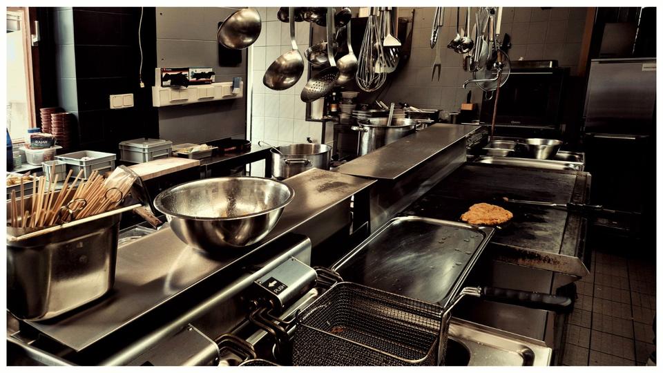 Einfamilienhaus Nobitz - 16 Zimmer, 700 m&sup2;, 308.000&euro; | Angebot:25990796