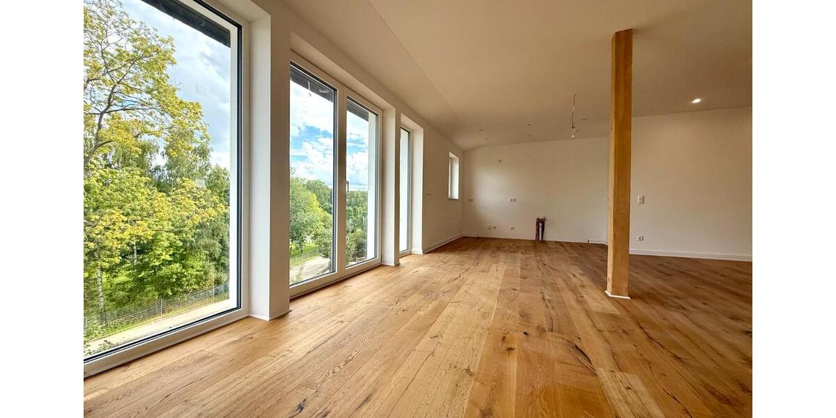 Dachgeschoßwohnung Limbach-Oberfrohna Oberfrohna - 4.5 Zimmer, 150 m&sup2;, 1.372&euro; | Angebot:25499849