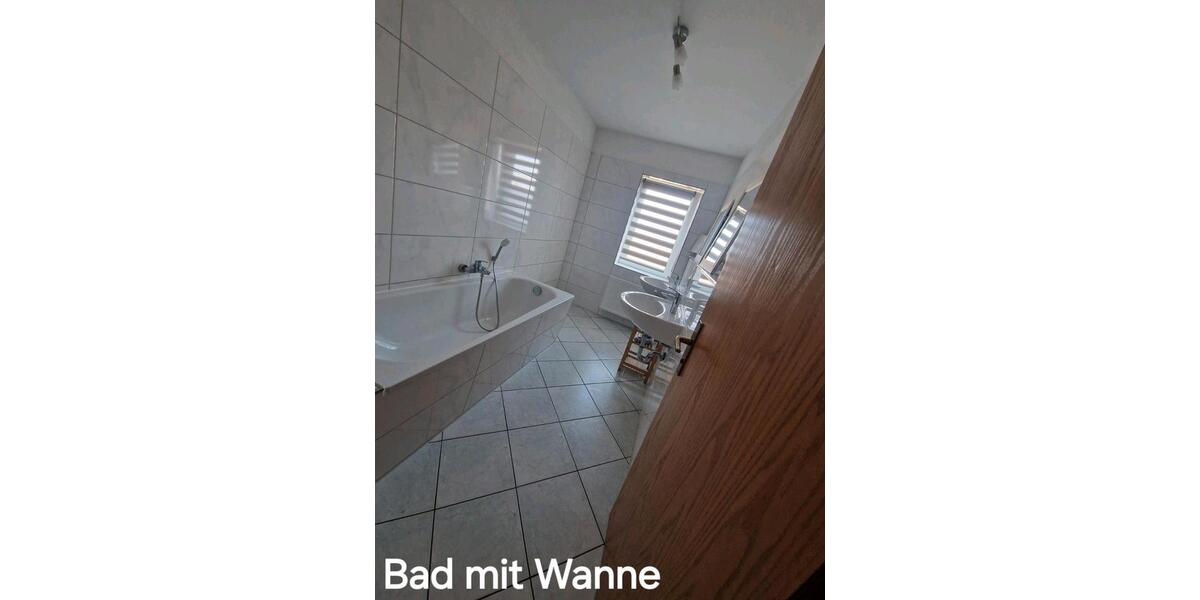 Dachgeschoßwohnung Niederwürschnitz - 7 Zimmer, 104 m&sup2;, 914&euro; | Angebot:25998003