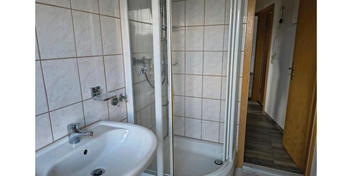 Dachgeschoßwohnung Zwickau - 2 Zimmer, 47 m&sup2;, 259&euro; | Angebot:25947975
