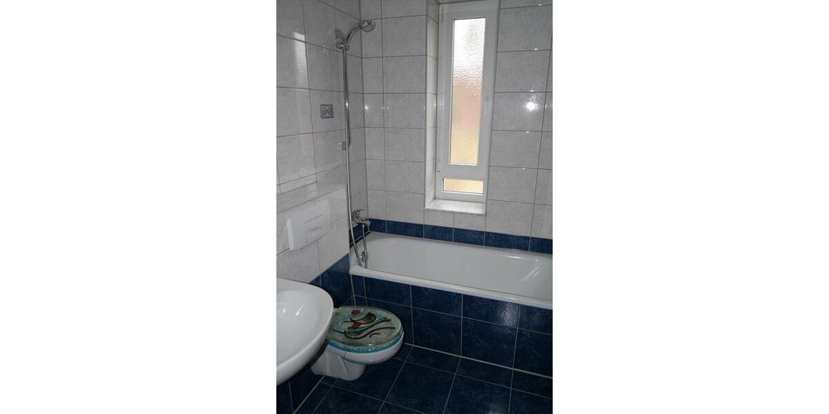 Etagenwohnung Zwickau Neuplanitz - 2 Zimmer, 41 m&sup2;, 300&euro; | Angebot:26147461