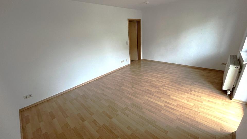 Erdgeschoßwohnung Reichenbach im Vogtland - 2 Zimmer, 58 m&sup2;, 344&euro; | Angebot:25892669