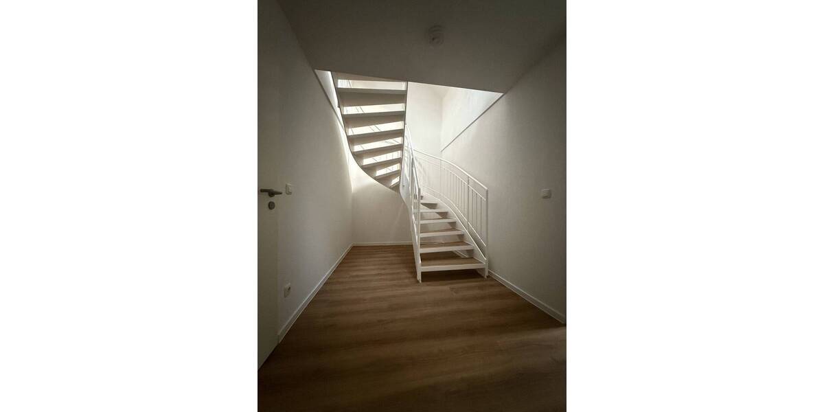 Etagenwohnung Zwickau Innenstadt - 2 Zimmer, 74 m&sup2;, 485&euro; | Angebot:25734786