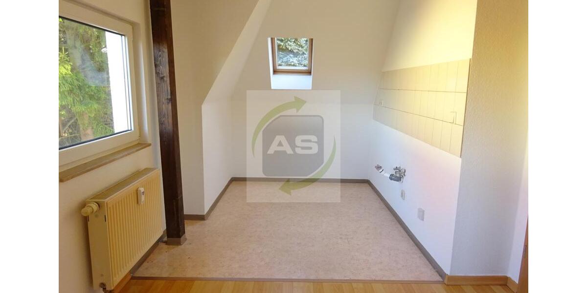 Dachgeschoßwohnung Zwickau - 1 Zimmer, 38 m&sup2;, 240&euro; | Angebot:25267482