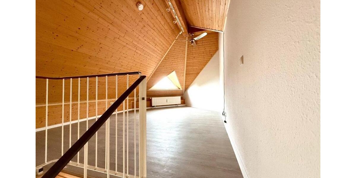 Dachgeschoßwohnung Limbach-Oberfrohna Oberfrohna - 2 Zimmer, 46 m&sup2;, 260&euro; | Angebot:25637419