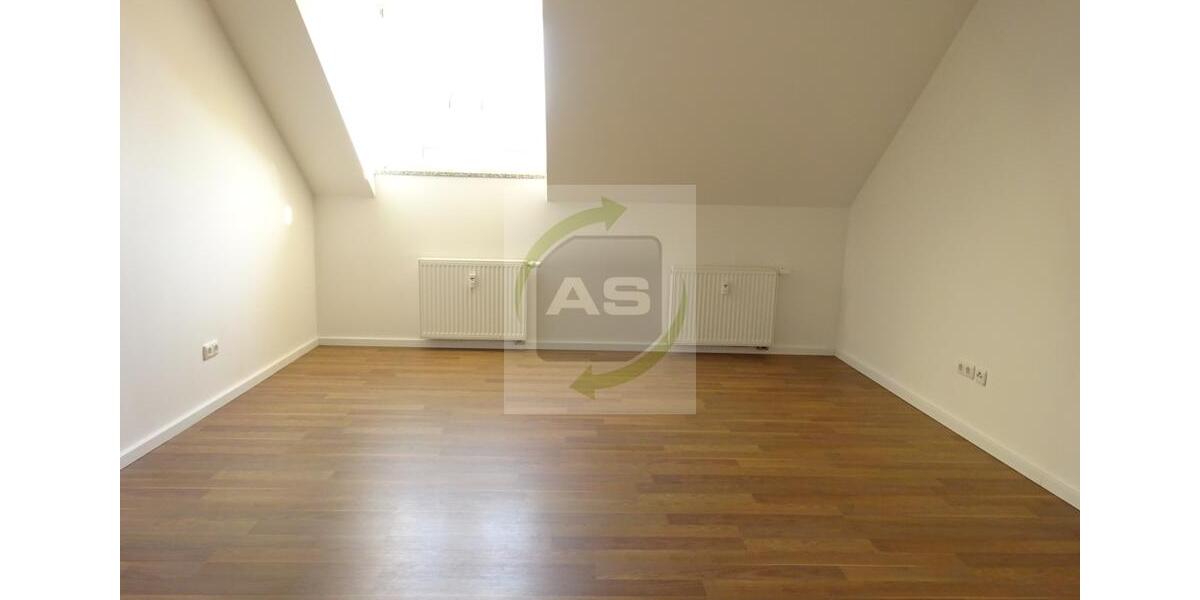 Dachgeschoßwohnung Zwickau - 5 Zimmer, 133 m&sup2;, 950&euro; | Angebot:23792815