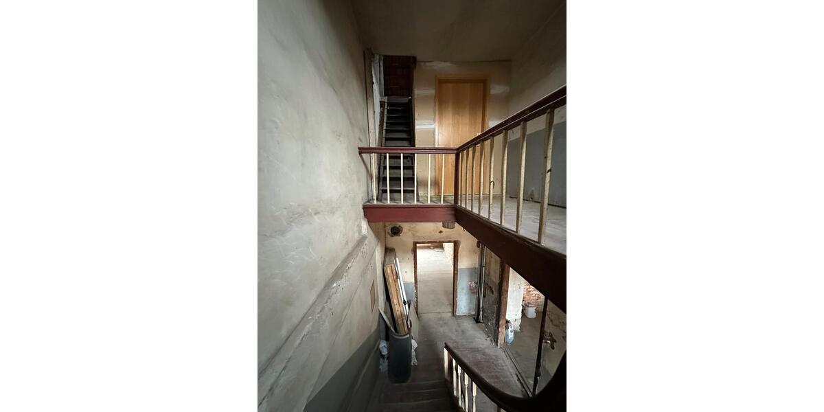 Reihenhaus Crimmitschau - 10 Zimmer, 200 m&sup2;, 25.000&euro; | Angebot:25648685