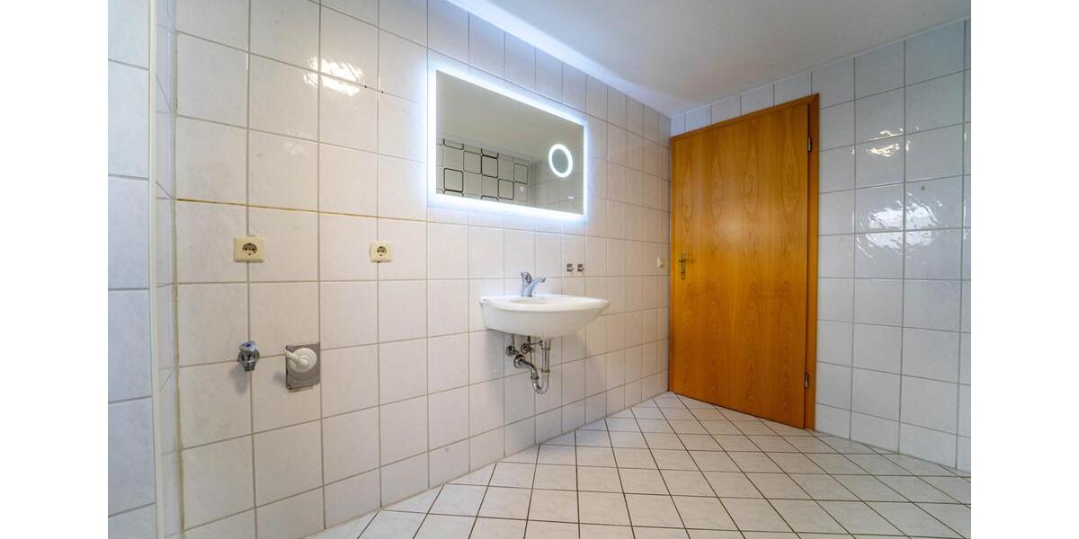 Dachgeschoßwohnung Limbach-Oberfrohna Oberfrohna - 4 Zimmer, 91 m&sup2;, 546&euro; | Angebot:25053007