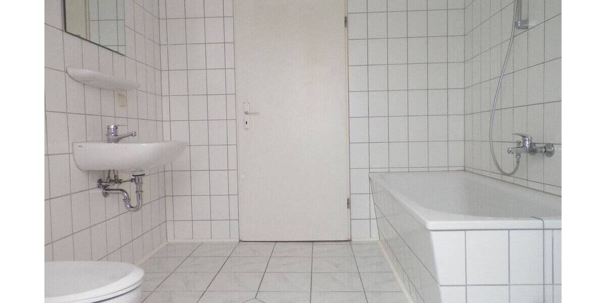 Etagenwohnung Zwickau Innenstadt - 3 Zimmer, 75 m&sup2;, 455&euro; | Angebot:25734789