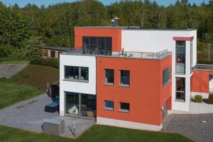 Luxuriöse und moderne Bauhausvilla als Praxis oder Bürohaus - Gewerbeobjekt Schneeberg | Angebot:27572778