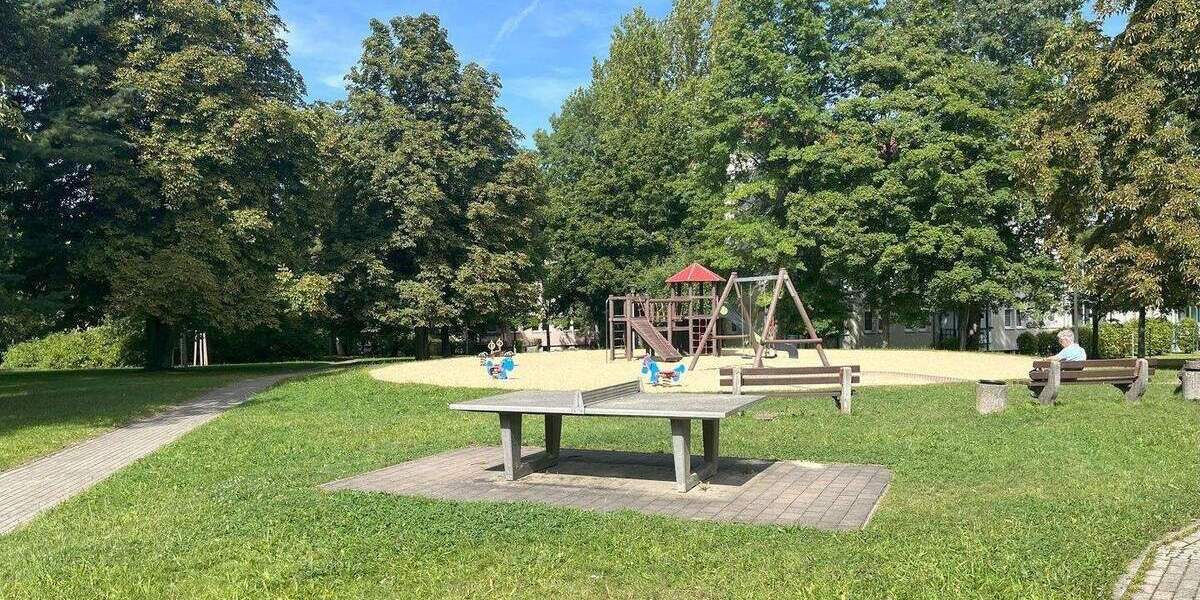 Etagenwohnung Zwickau Eckersbach - 2 Zimmer, 47 m&sup2;, 289&euro; | Angebot:25740069