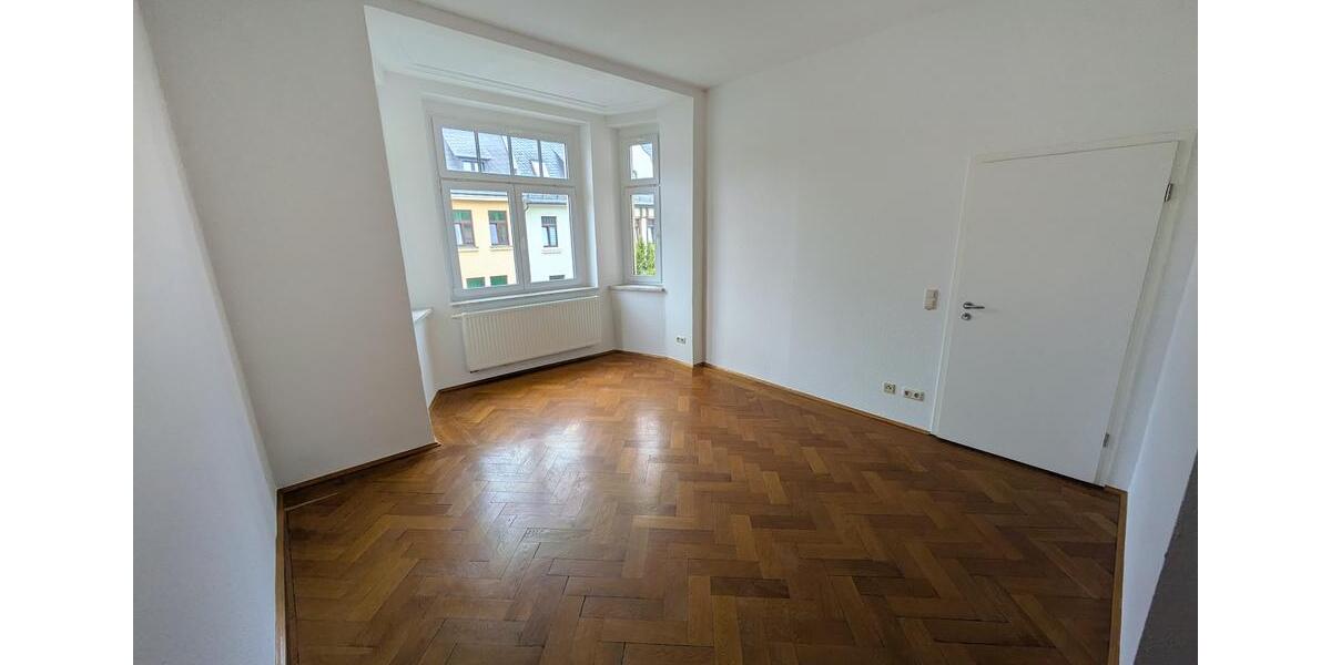 Etagenwohnung Zwickau - 8 Zimmer, 222 m&sup2;, 1.350&euro; | Angebot:25945632