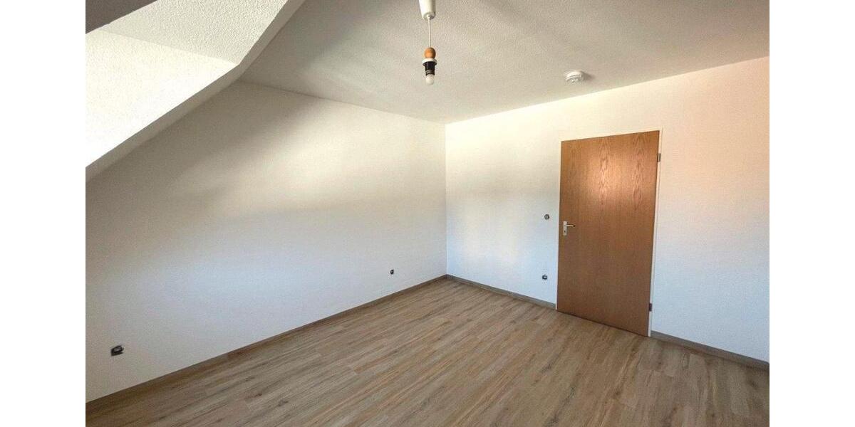 Dachgeschoßwohnung Thalheim/Erzgebirge Erzgebirge - 2 Zimmer, 52 m&sup2;, 335&euro; | Angebot:25917466