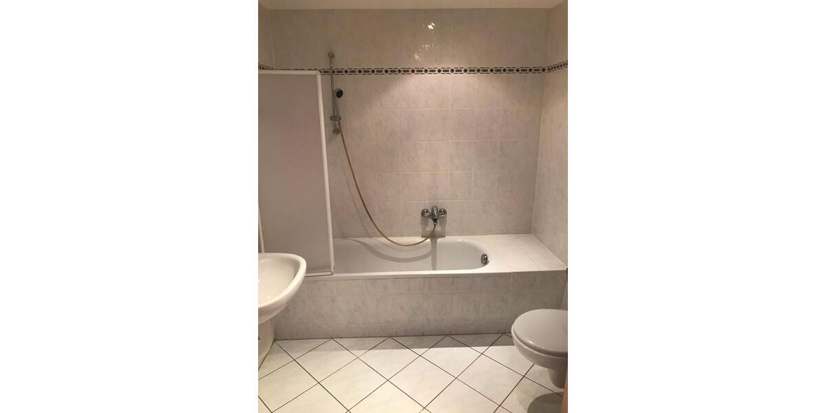 Etagenwohnung Zwickau - 2 Zimmer, 55 m&sup2;, 370&euro; | Angebot:24878691