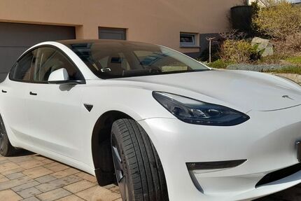 Tesla Model 3 31.000 km 31.950 &euro; Fraureuth 08427