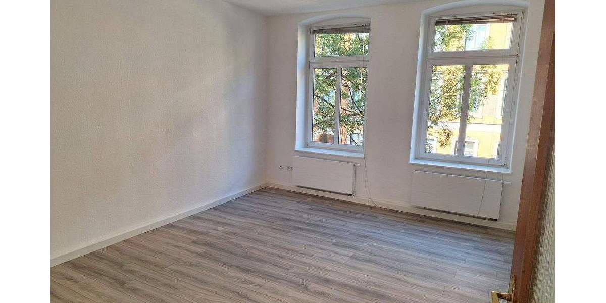 Etagenwohnung Zwickau Innenstadt - 3 Zimmer, 80 m&sup2;, 499&euro; | Angebot:25756424