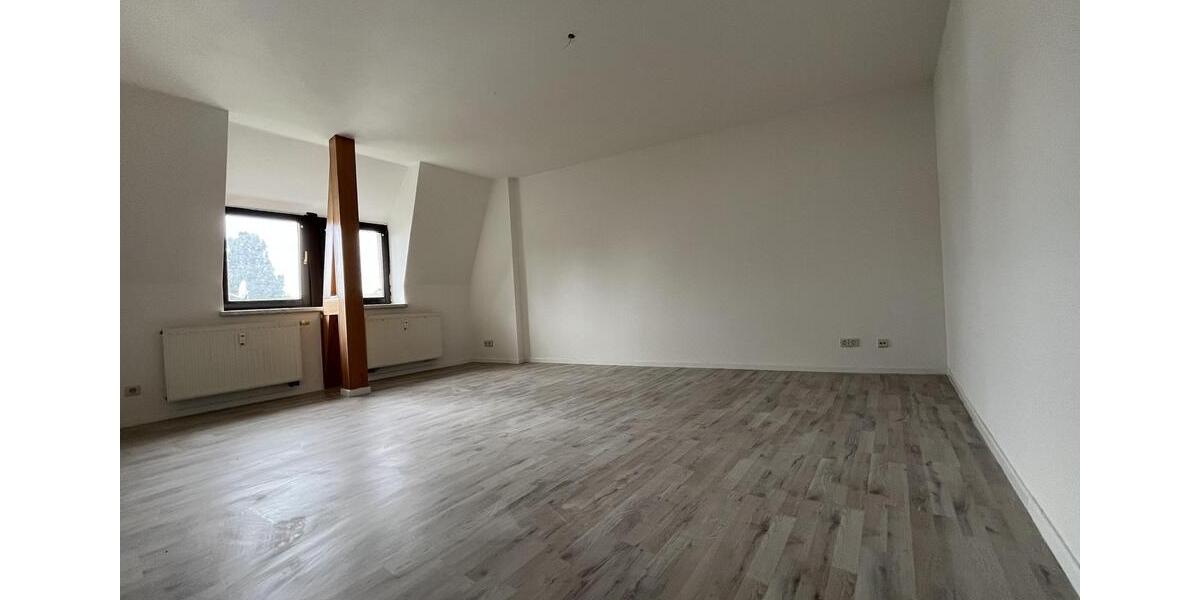 Dachgeschoßwohnung Zwickau Zwickau-Nord - 3 Zimmer, 79 m&sup2;, 460&euro; | Angebot:26661294