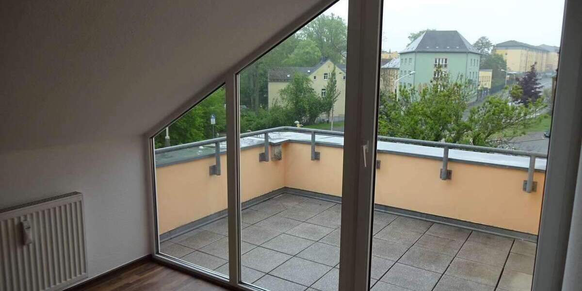 Etagenwohnung Zwickau Innenstadt - 3 Zimmer, 77 m&sup2;, 595&euro; | Angebot:25780742