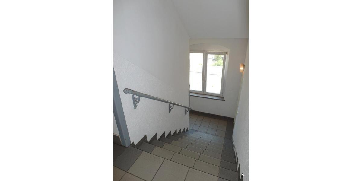 Dachgeschoßwohnung Limbach-Oberfrohna Oberfrohna - 3 Zimmer, 72 m&sup2;, 360&euro; | Angebot:25902838