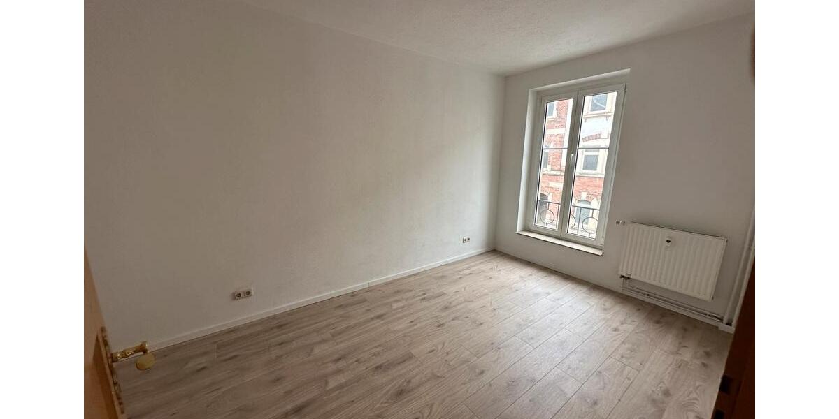 Etagenwohnung Elsterberg - 3 Zimmer, 67 m&sup2;, 300&euro; | Angebot:25904175