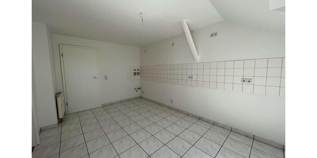 Dachgeschoßwohnung Zwickau - 3 Zimmer, 100 m&sup2;, 500&euro; | Angebot:20146802