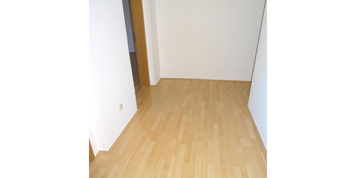Etagenwohnung Werdau - 3 Zimmer, 70 m&sup2;, 390&euro; | Angebot:23779151