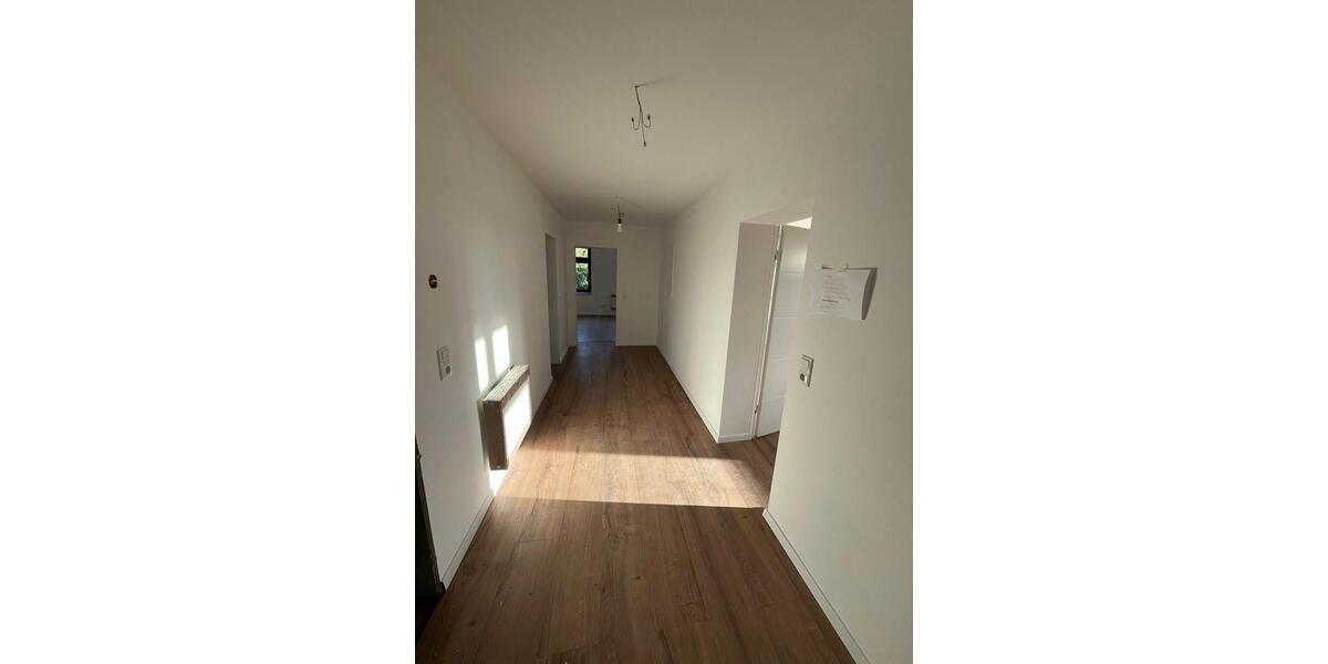 Dachgeschoßwohnung Gößnitz - 3 Zimmer, 130 m&sup2;, 1.220&euro; | Angebot:25923857