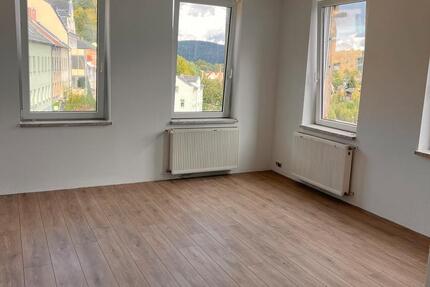 Wohnung Greiz - 4 Zimmer, 105 m&sup2;, 600&euro; | Angebot:24757298