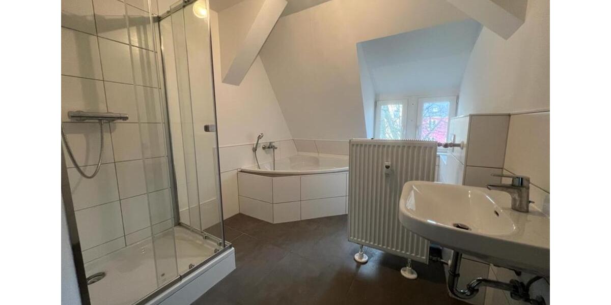 Dachgeschoßwohnung Greiz - 3 Zimmer, 78 m&sup2;, 468&euro; | Angebot:25543324
