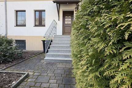Haus Meerane - 8 Zimmer, 85 m&sup2;, 126.000&euro; | Angebot:25893681