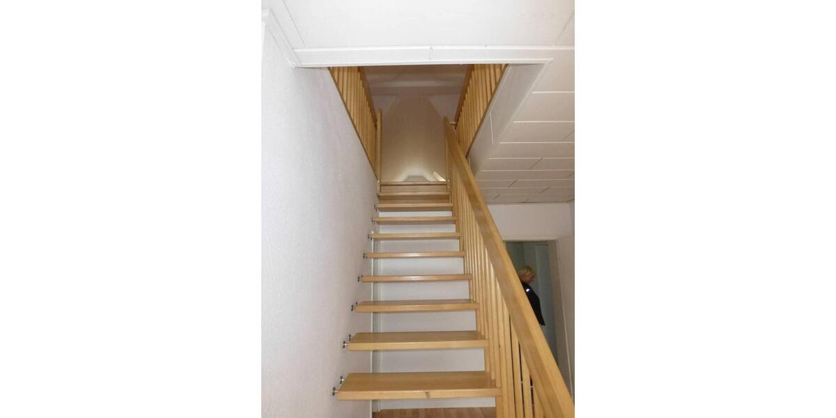 Dachgeschoßwohnung Ronneburg - 5 Zimmer, 138 m&sup2;, 700&euro; | Angebot:25178918