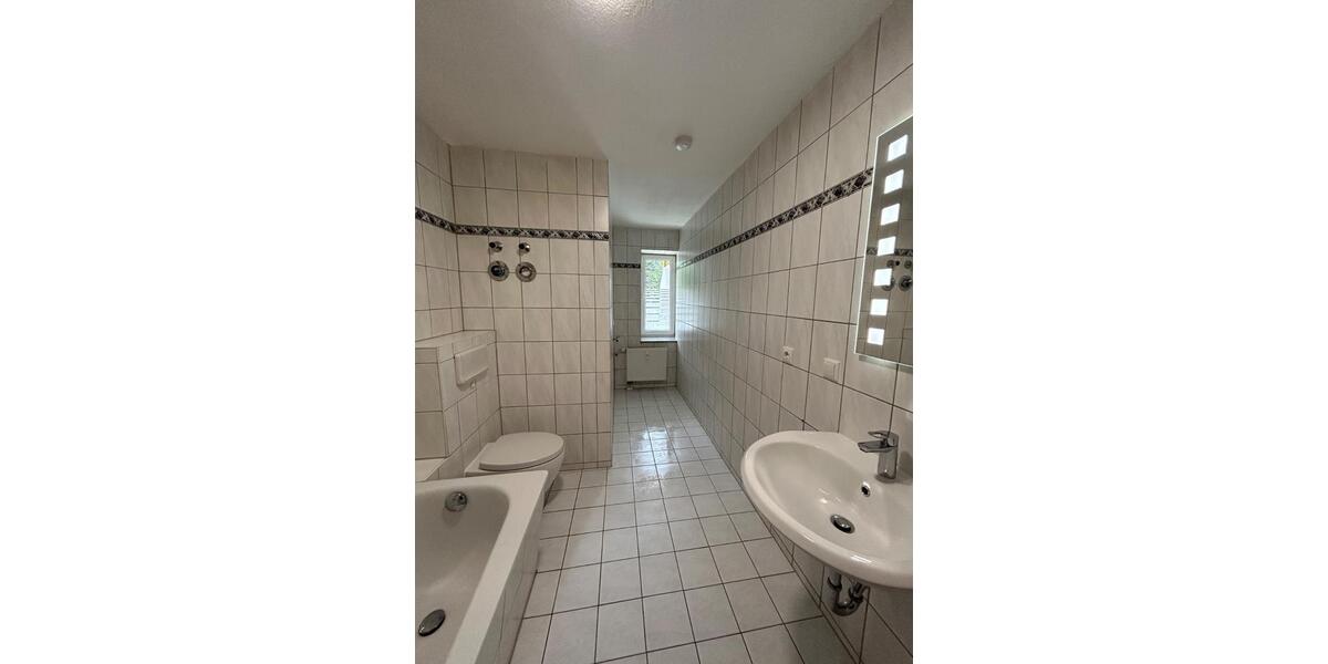 Hochparterre Zwickau Auerbach - 1.5 Zimmer, 42 m&sup2;, 295&euro; | Angebot:25255331