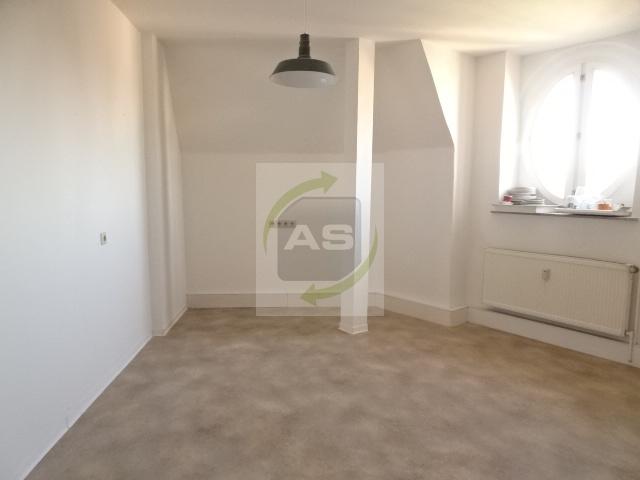 Dachgeschoßwohnung Zwickau - 3 Zimmer, 107 m&sup2;, 750&euro; | Angebot:22591271