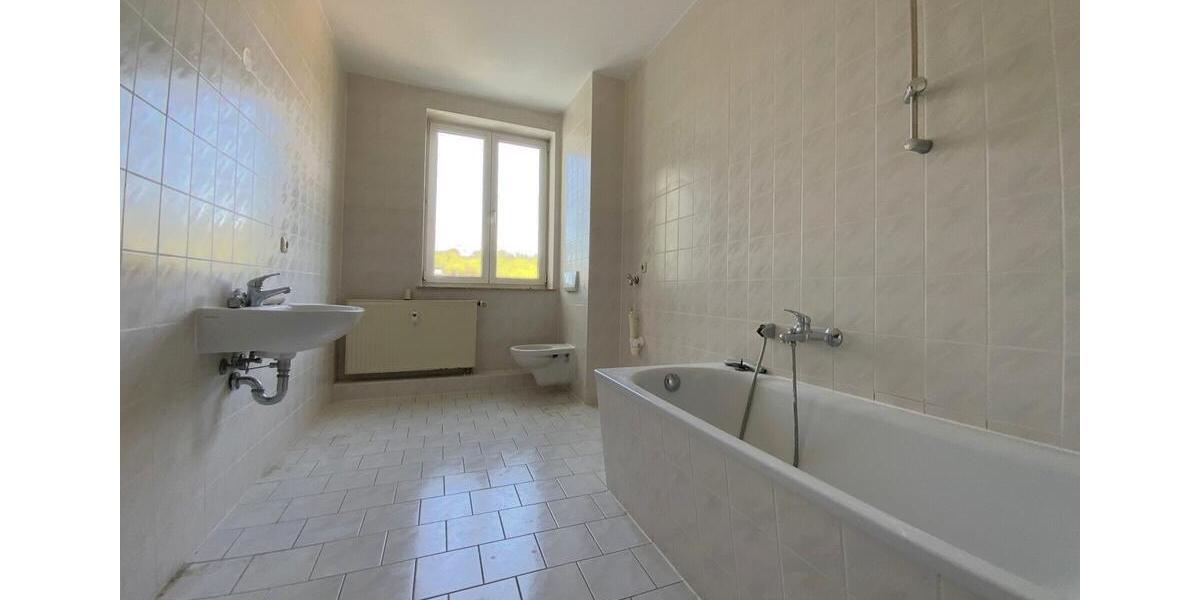 Etagenwohnung Schmölln - 2 Zimmer, 65 m&sup2;, 360&euro; | Angebot:24158832