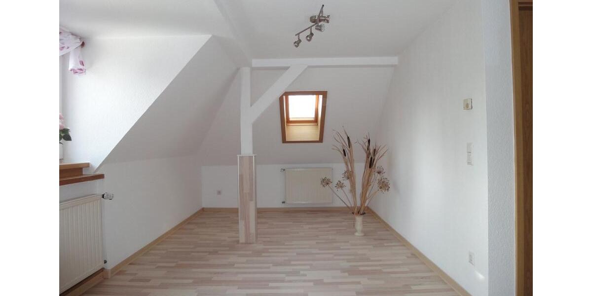 Dachgeschoßwohnung Gersdorf - 2 Zimmer, 50 m&sup2;, 350&euro; | Angebot:25723745
