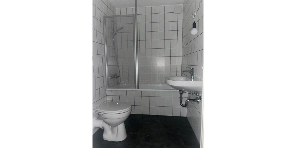 Etagenwohnung Aue-Bad Schlema Bad Schlema - 3 Zimmer, 85 m&sup2;, 440&euro; | Angebot:25362045