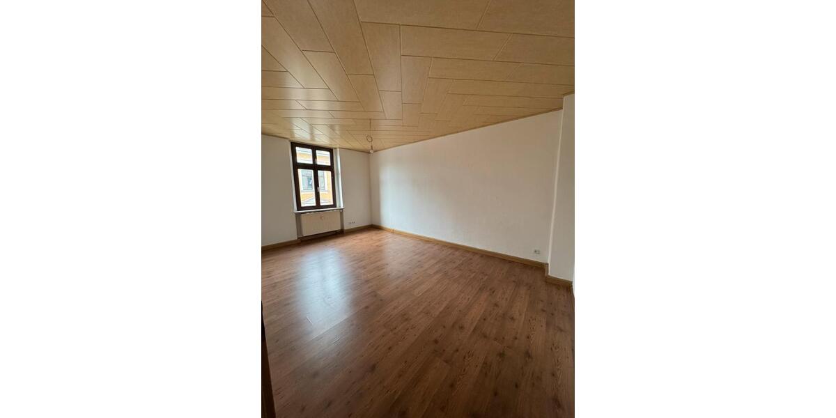 Etagenwohnung Greiz - 2 Zimmer, 63 m&sup2;, 290&euro; | Angebot:25654729